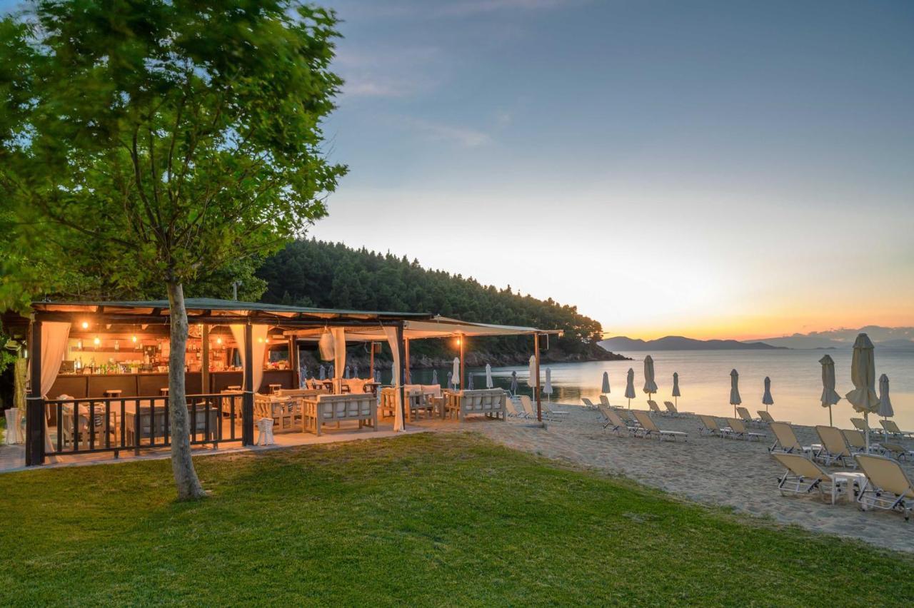 Komitsa Luxury Apartments Nea Roda Luaran gambar