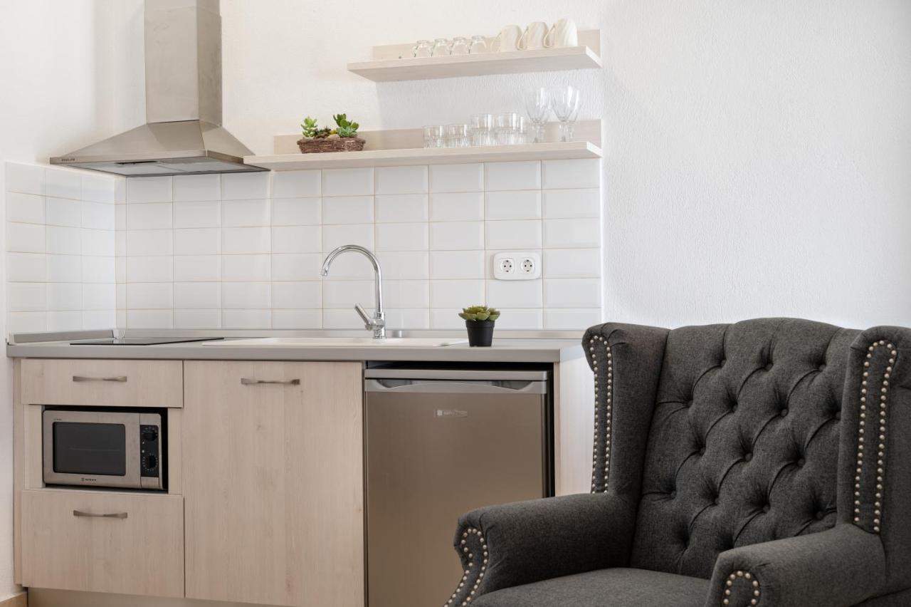 Komitsa Luxury Apartments Nea Roda Luaran gambar