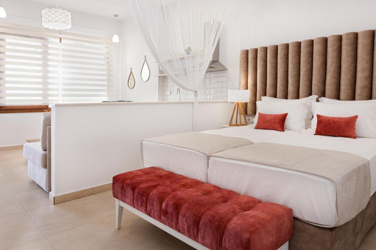 Komitsa Luxury Apartments Nea Roda Luaran gambar