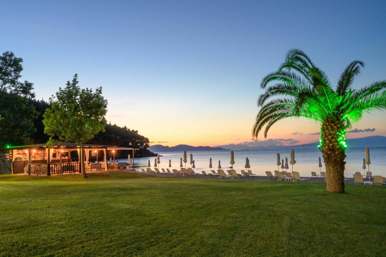 Komitsa Luxury Apartments Nea Roda Luaran gambar