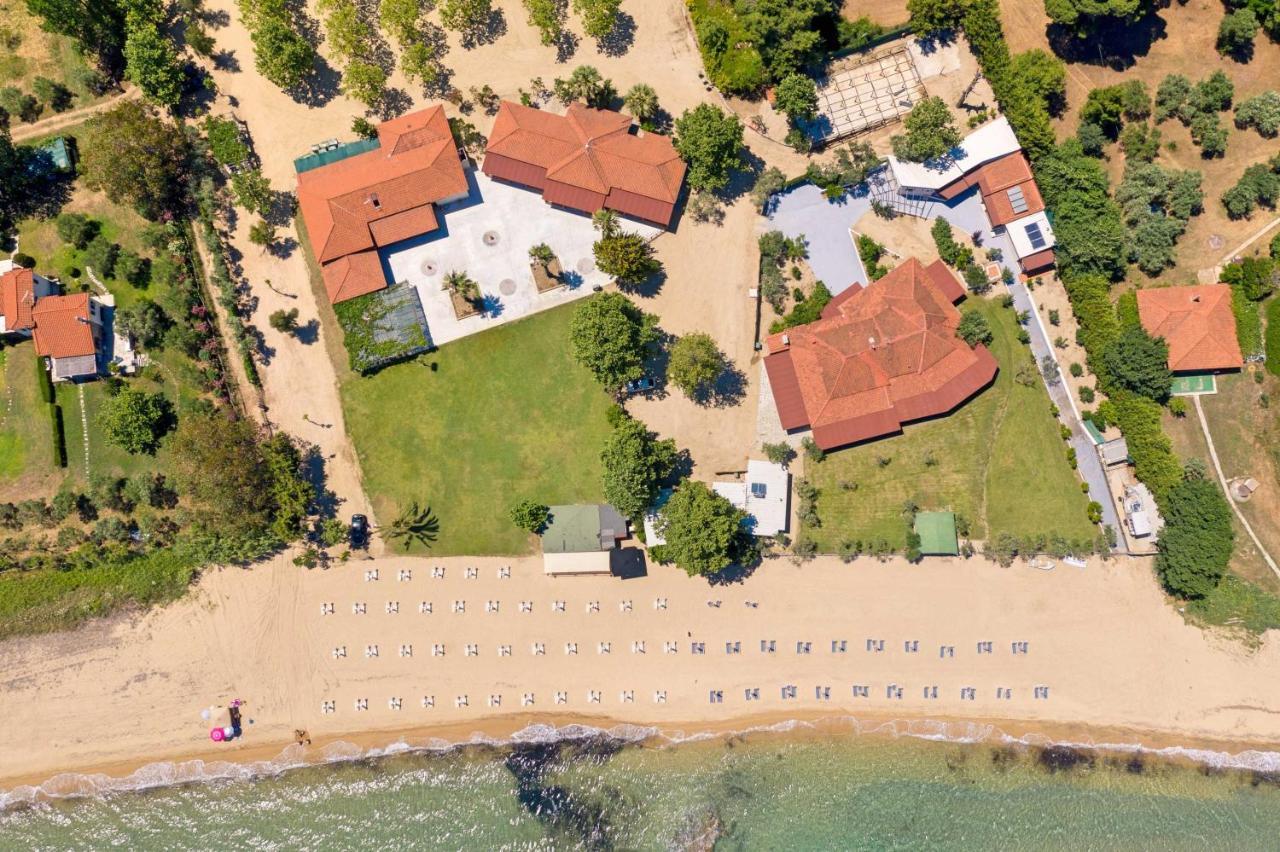 Komitsa Luxury Apartments Nea Roda Luaran gambar