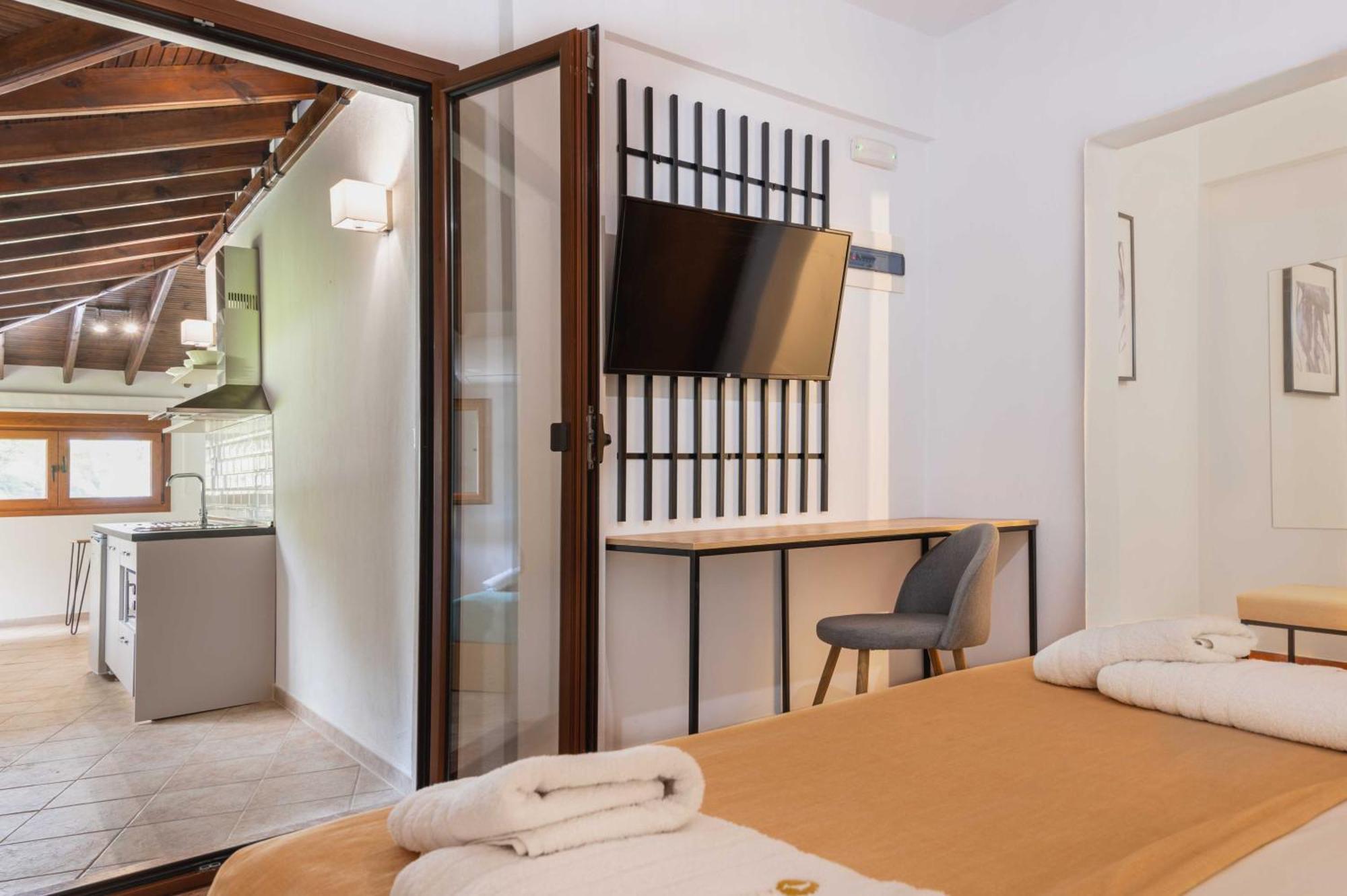 Komitsa Luxury Apartments Nea Roda Bilik gambar