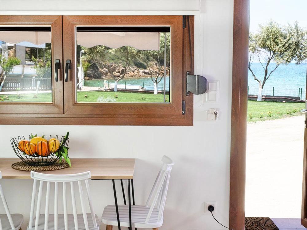 Komitsa Luxury Apartments Nea Roda Luaran gambar