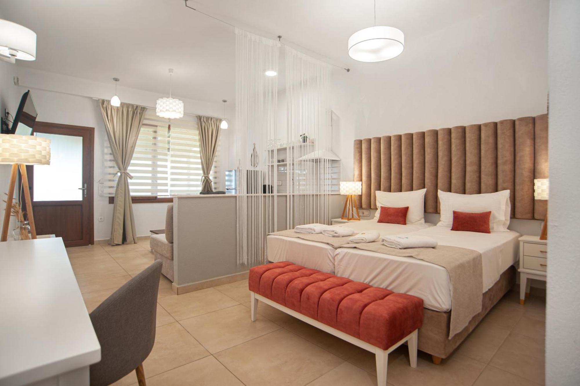 Komitsa Luxury Apartments Nea Roda Luaran gambar