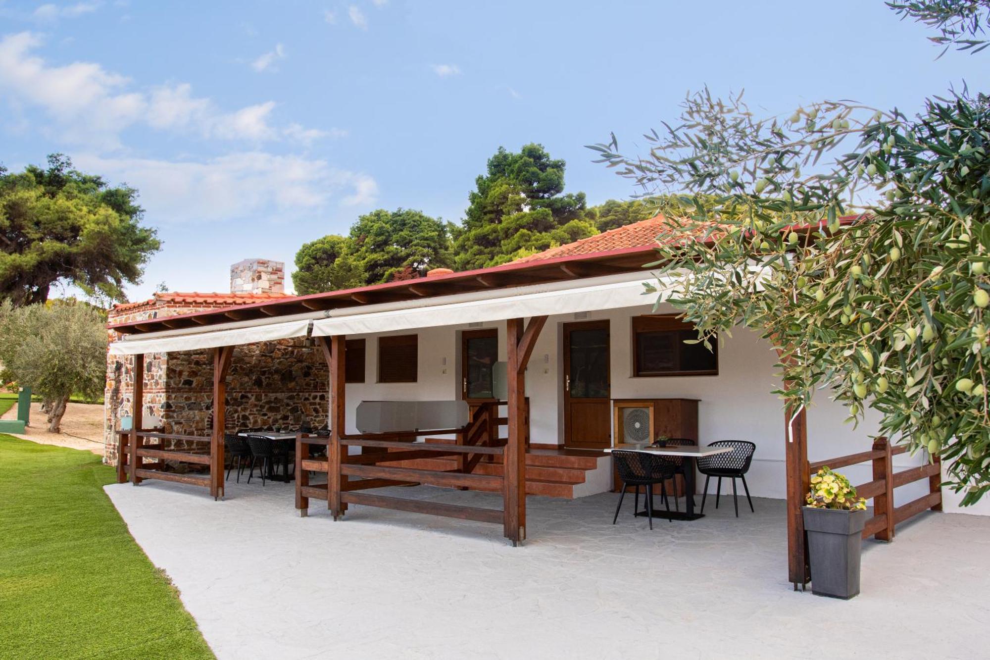 Komitsa Luxury Apartments Nea Roda Luaran gambar