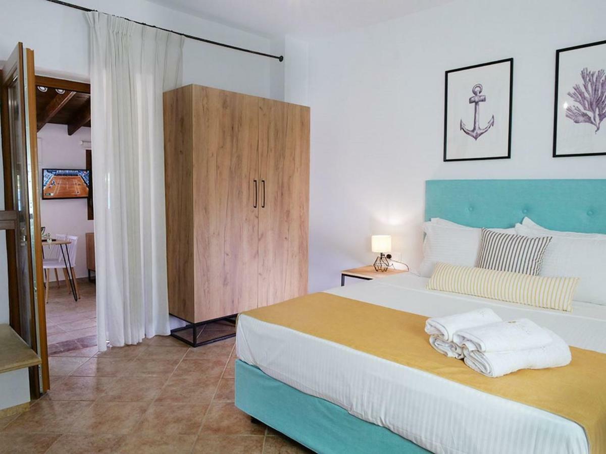 Komitsa Luxury Apartments Nea Roda Luaran gambar