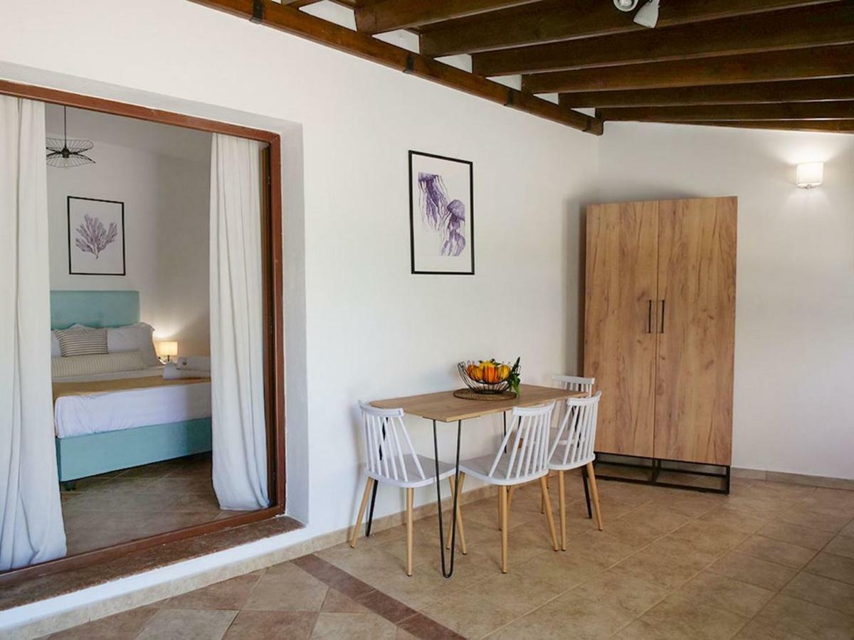Komitsa Luxury Apartments Nea Roda Luaran gambar